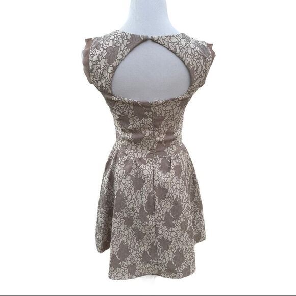 Bar lll Front Row Keyhole Fit & Flare Dress Size S - Picture 4 of 10